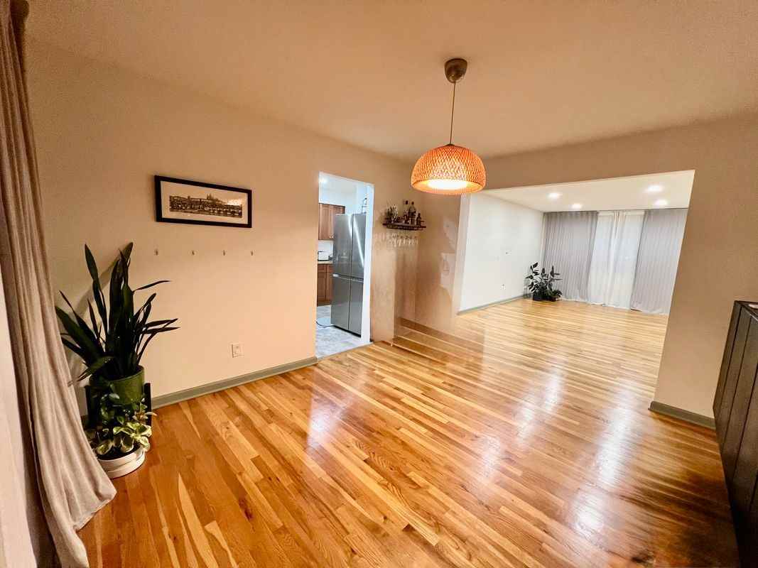 724 6th St ##1 - Photo 4 of 11