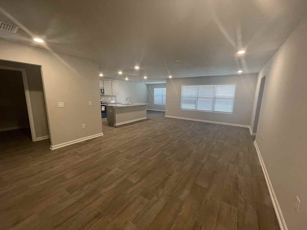 20687 Mercury Dr - Photo 2 of 18