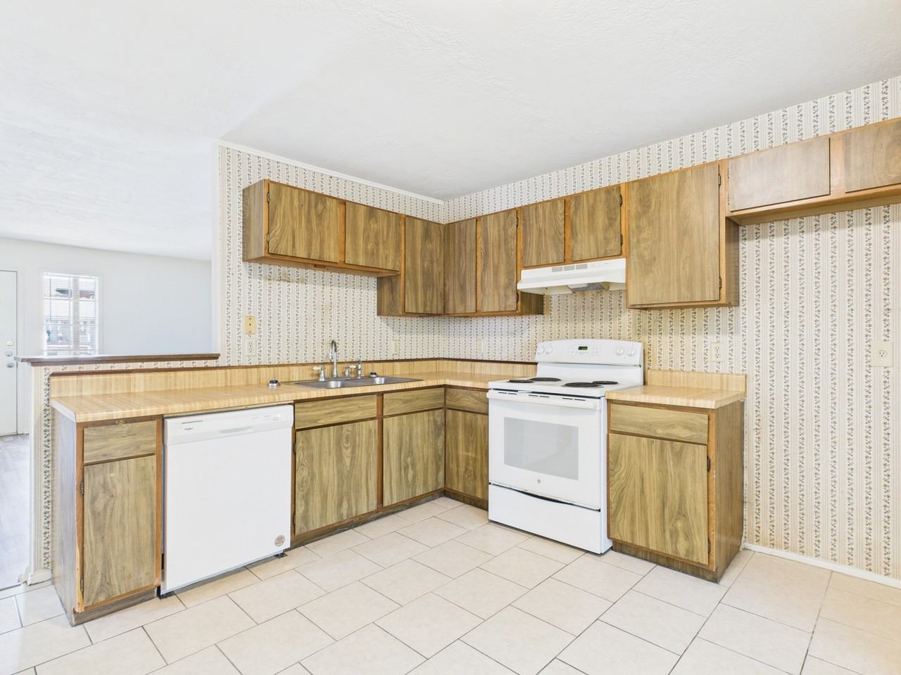 2902 Prairie Flower Cir - Photo 4 of 18