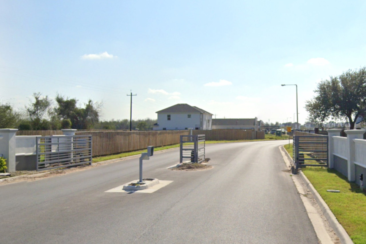 409 Rafael Dr #3 - Photo 4 of 15