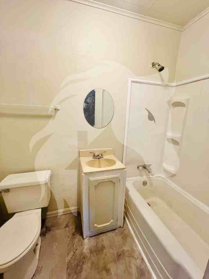 211 S 7th St - Photo 6 of 6