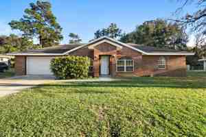 featured image of 513 Bahia Circle Run