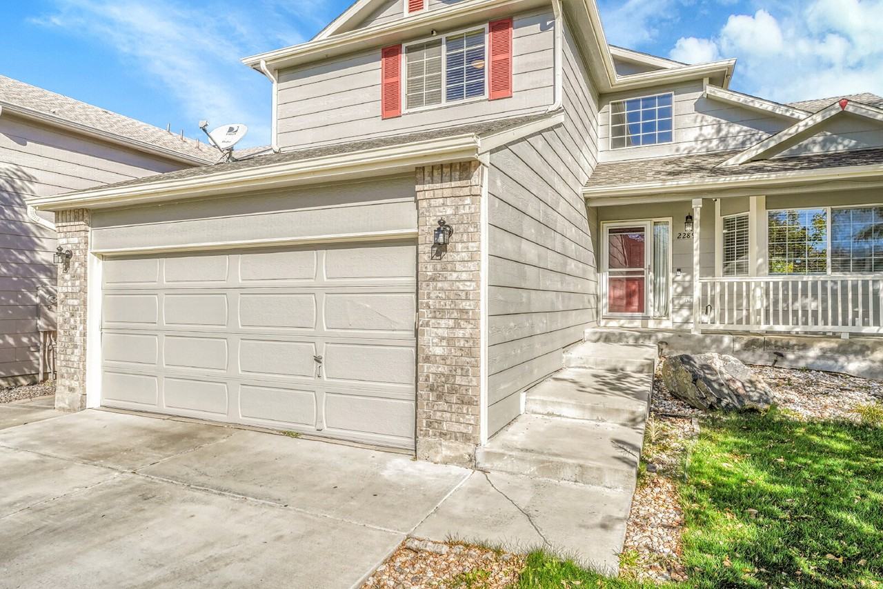 22893 E Progress Ave - Photo 2 of 37