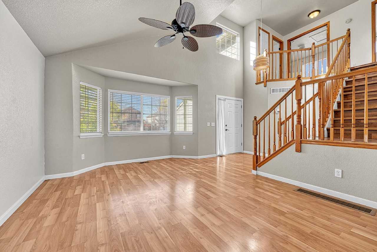 22893 E Progress Ave - Photo 5 of 37