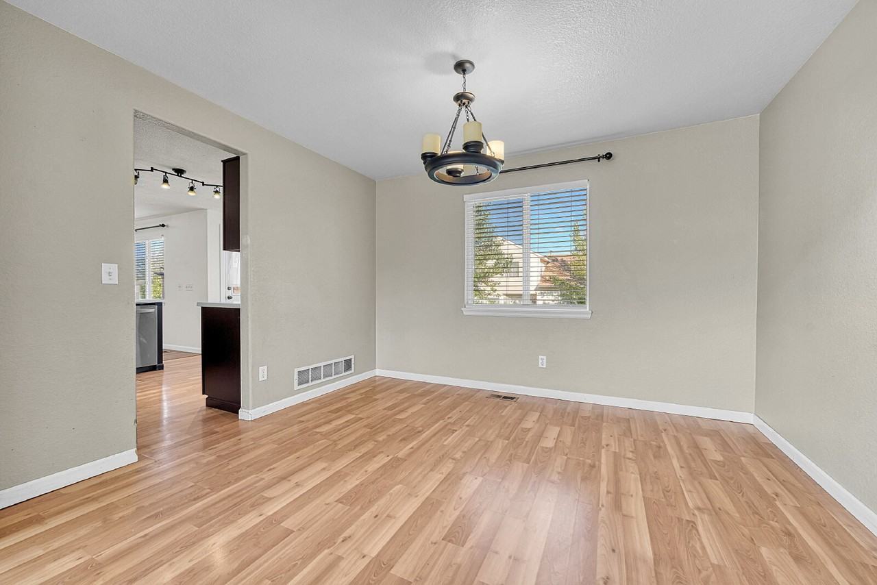 22893 E Progress Ave - Photo 6 of 37