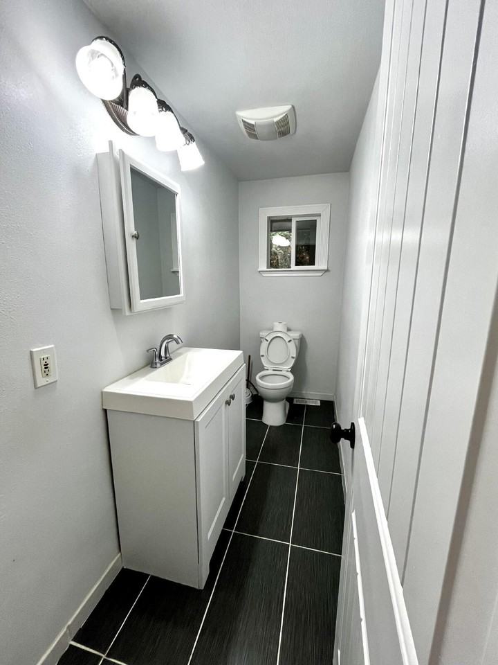 2431 S Meridian - Photo 5 of 28