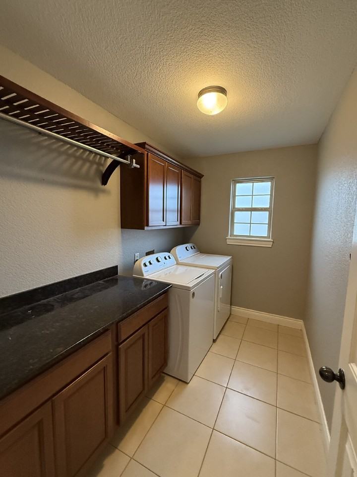 135 Caterpillar Ln - Photo 7 of 42