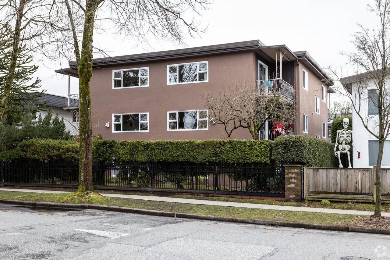 522 East 43rd Avenue #4