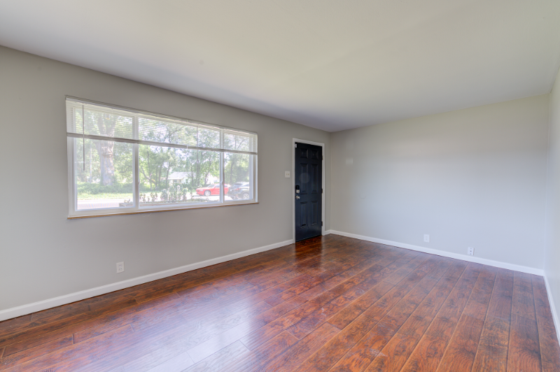 10768 Tropic Dr - Photo 3 of 18