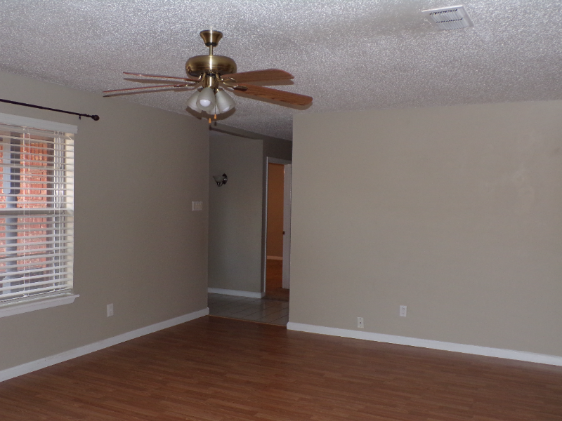 3600 Palmer Ct - Photo 3 of 18