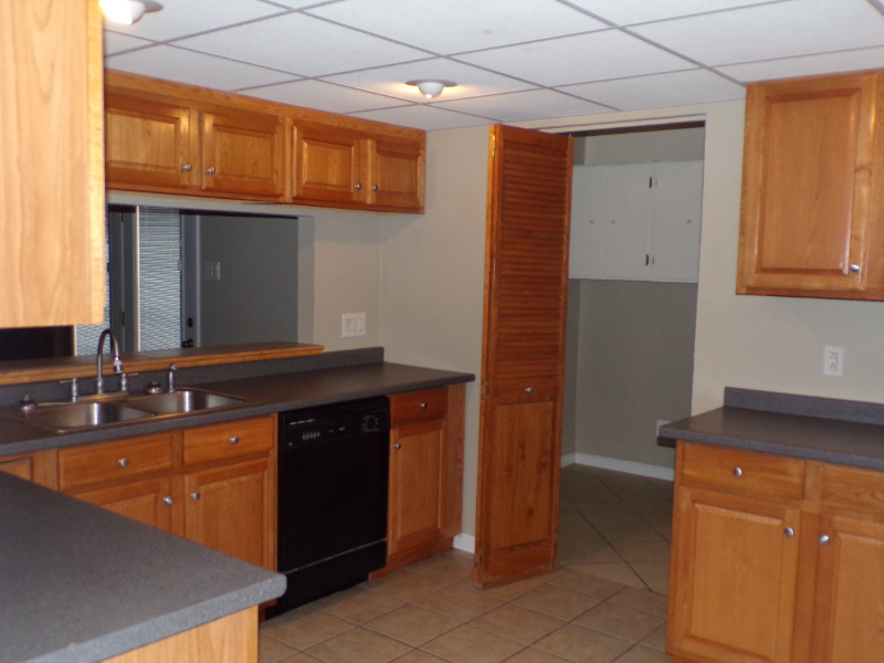 3600 Palmer Ct - Photo 4 of 18