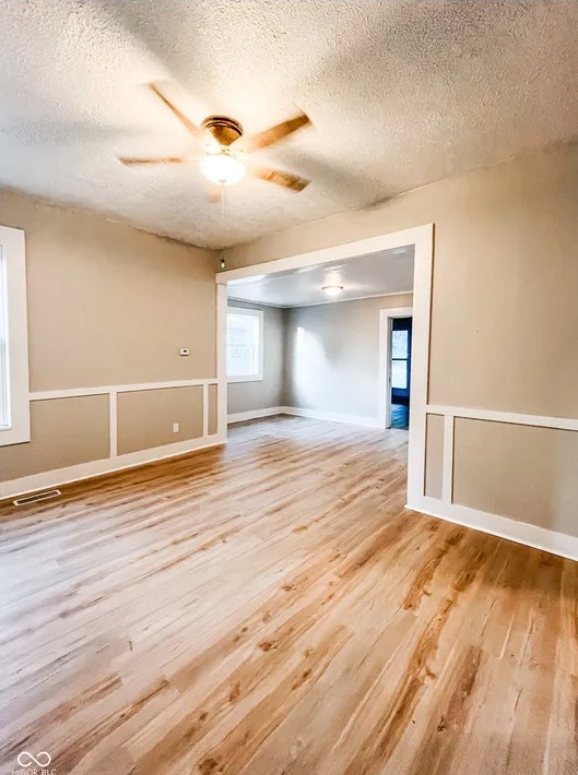 102 Meridain St - Photo 3 of 14