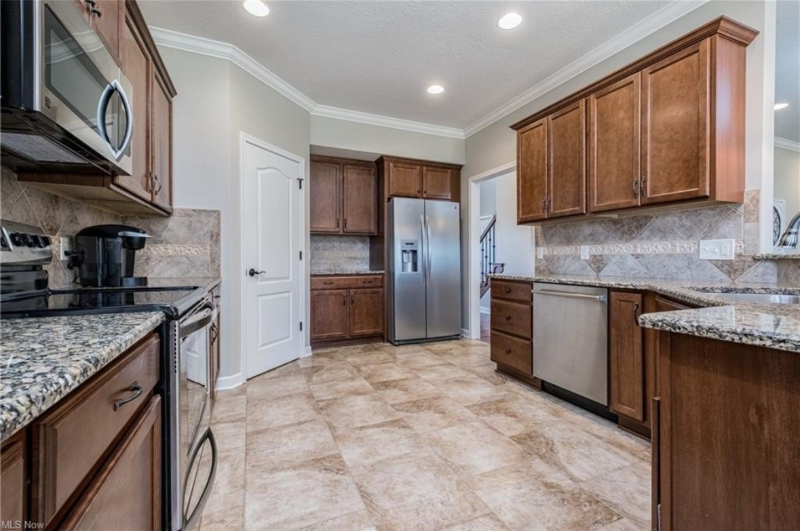 5027 Forbes Ave Nw - Photo 7 of 16