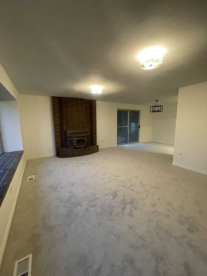 2007 North 153rd Place - Photo 2 of 19