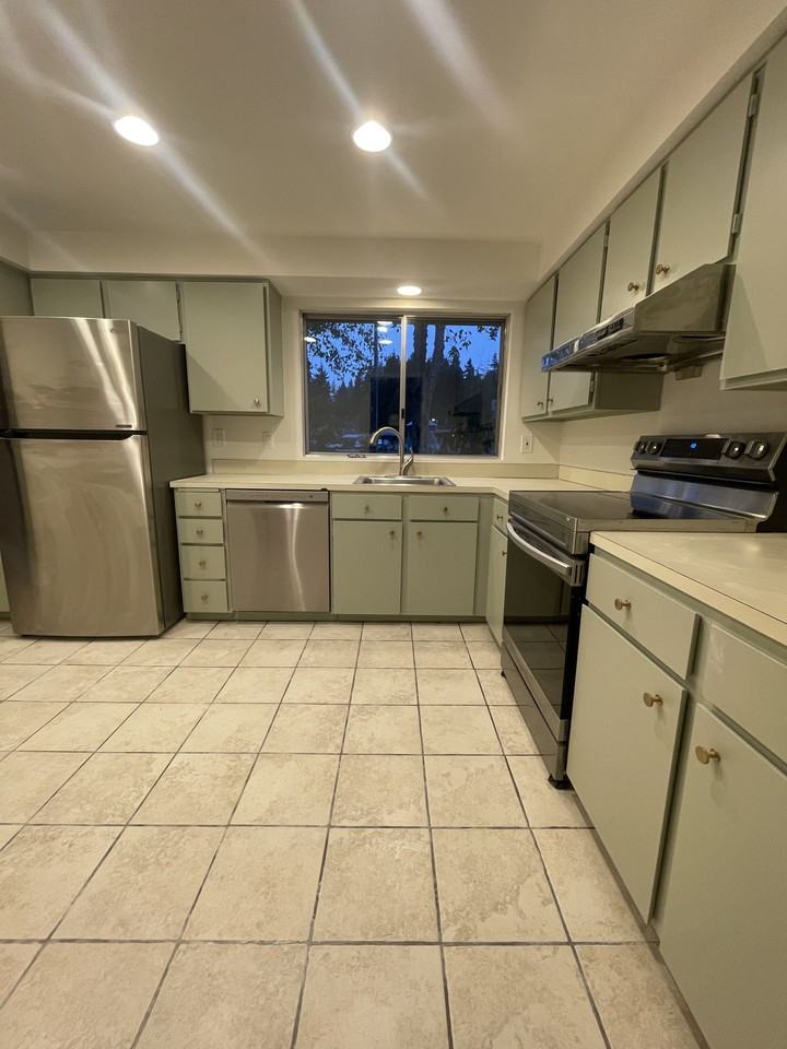 2007 North 153rd Place - Photo 4 of 19