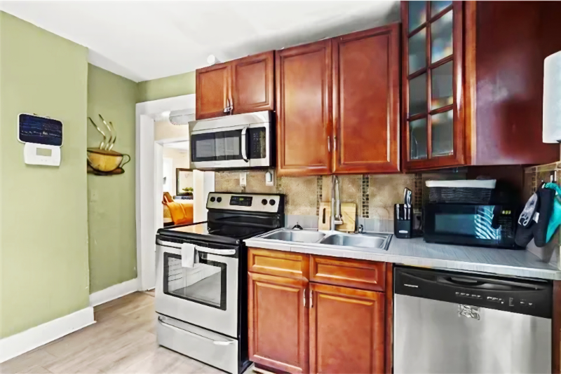 953 Garibaldi St Sw - Photo 7 of 20