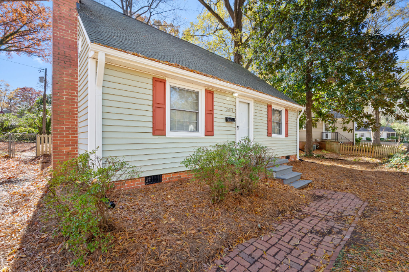 2614 Gould St - Photo 4 of 20