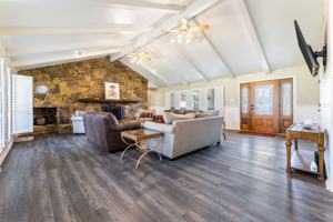 featured image of 607 N Duncanville Rd #A