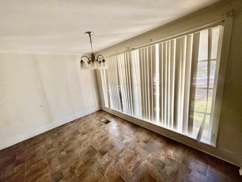 516 Northwest Ave - Photo 4 of 11