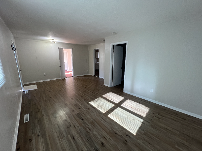 912 E Skinner St - Photo 3 of 16