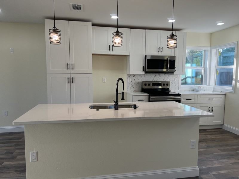1607 Lansford Ave - Photo 3 of 21