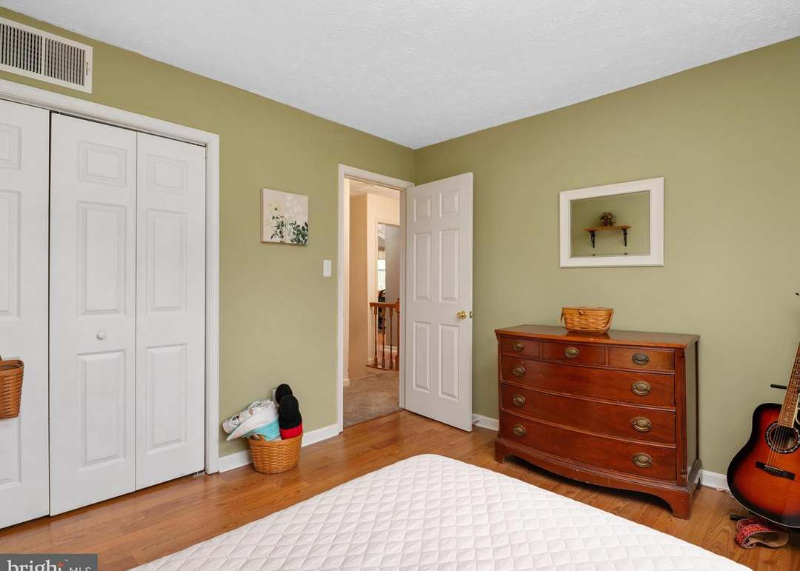 1526 Palm Ct - Photo 2 of 6