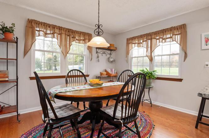 1526 Palm Ct - Photo 3 of 6