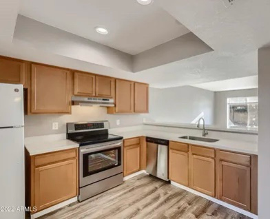 4828 W Orangewood Ave #116 - Photo 3 of 9