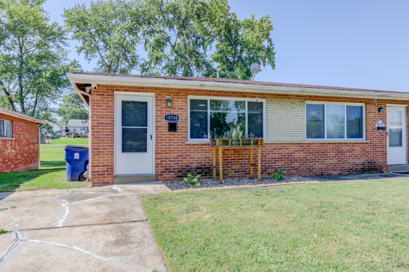 10770 Tropic Drive - Photo 2 of 5