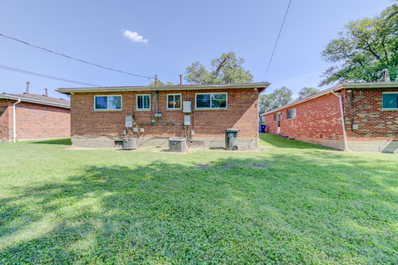 10770 Tropic Drive - Photo 3 of 5