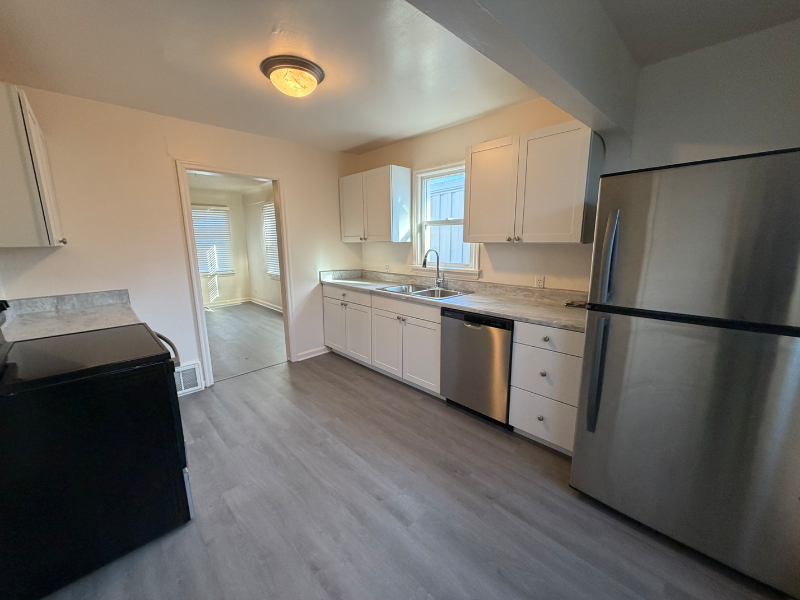 820 Central Avenue - Photo 6 of 10