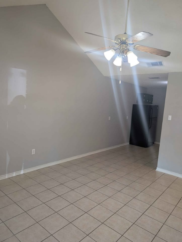 203 W Reagan Ave #A - Photo 2 of 12