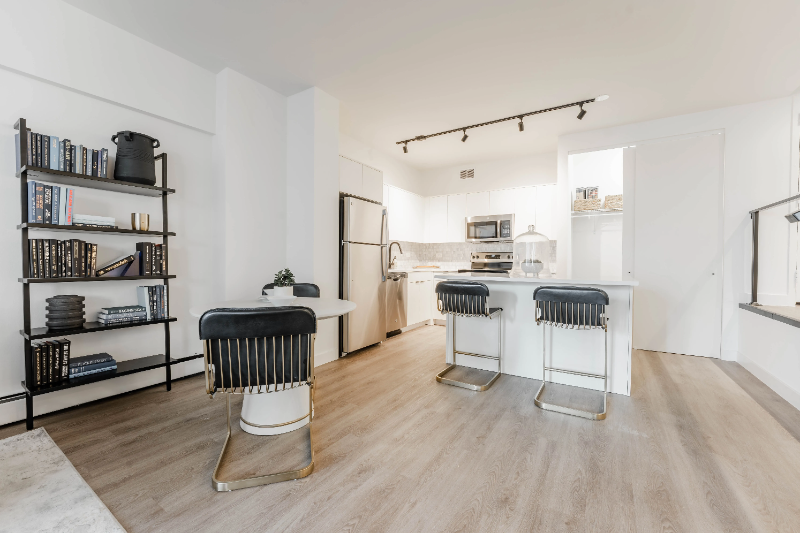 33 E Chestnut St - Photo 4 of 19