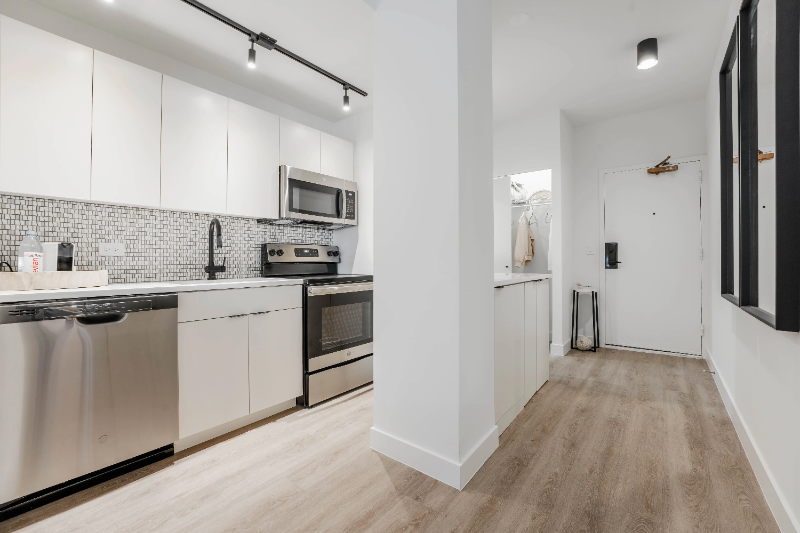 31 E Chestnut St - Photo 2 of 20