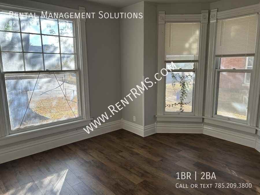 521 Southwest Tyler Street #1 - Photo 4 of 13