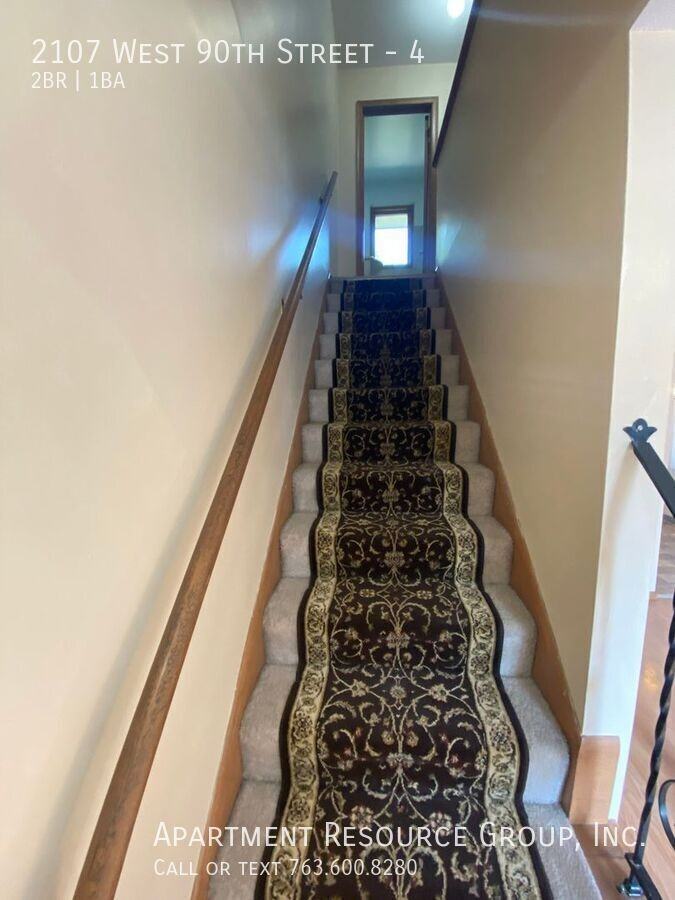 2107 W 90th St #4 - Photo 6 of 12