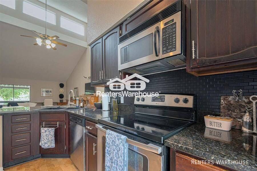 182 April Point Dr N - Photo 7 of 18