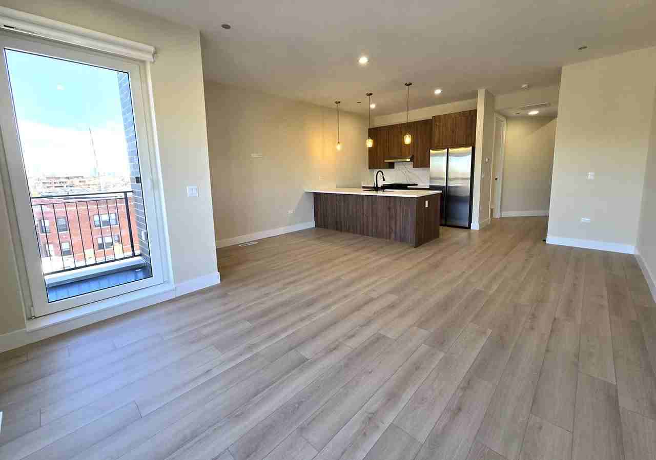 3043 West Irving Park Road #301