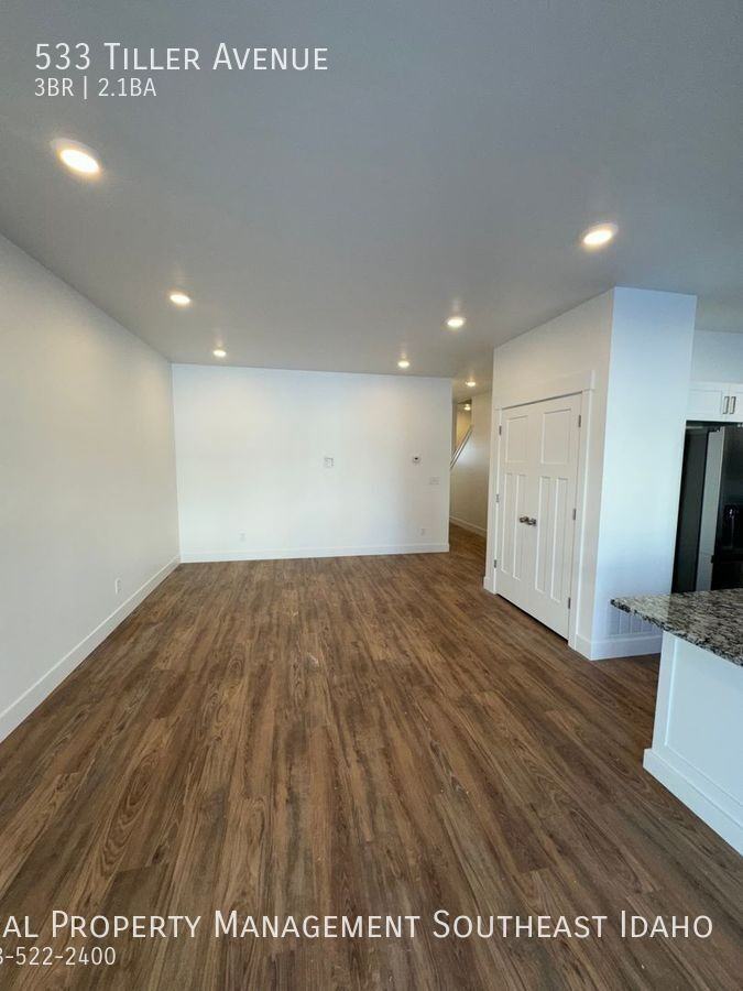 533 Tiller Ave - Photo 6 of 22