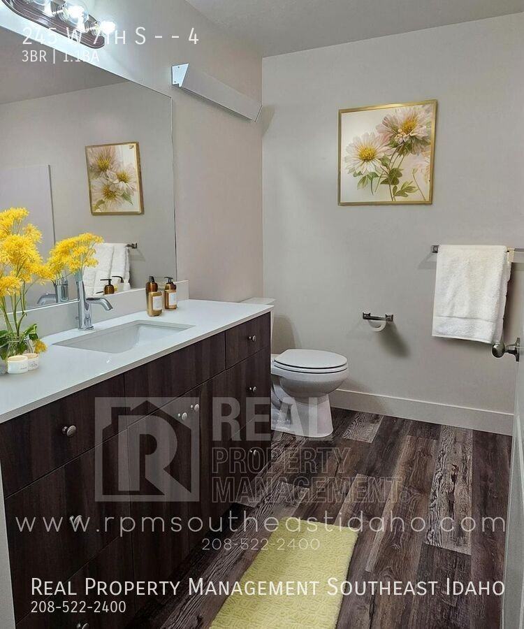 245 W 7th S #4 - Photo 4 of 23