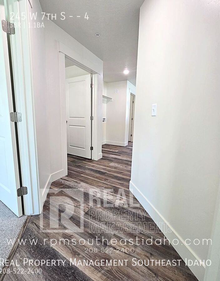 245 W 7th S #4 - Photo 6 of 23