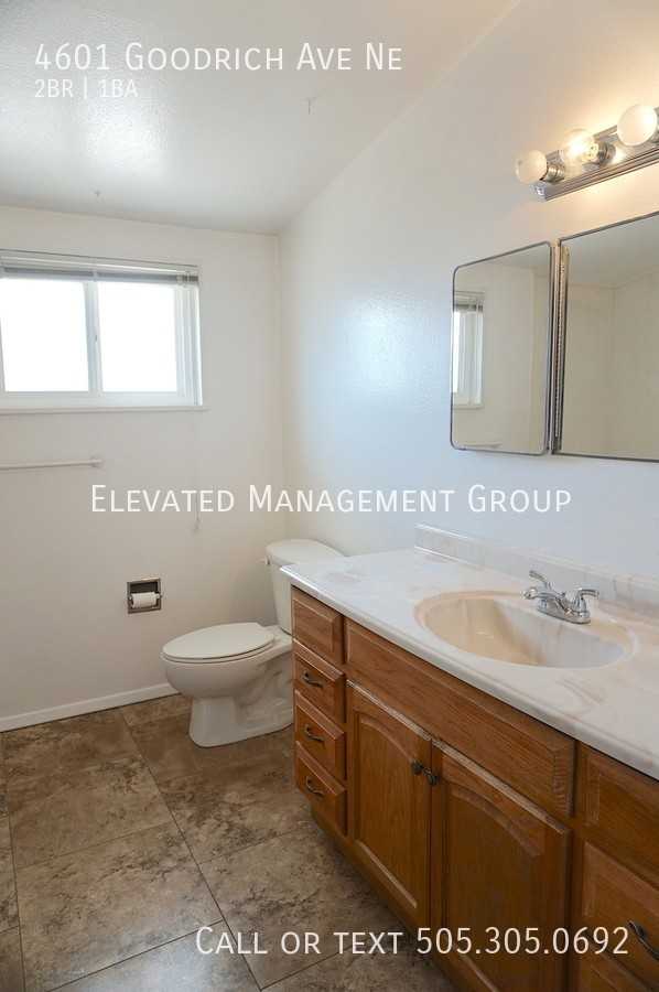 4601 Goodrich Ave Ne - Photo 7 of 30