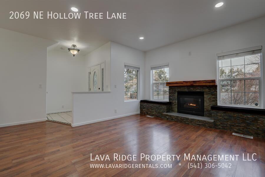 2069 Northeast Hollowtree Lane - Photo 2 of 37