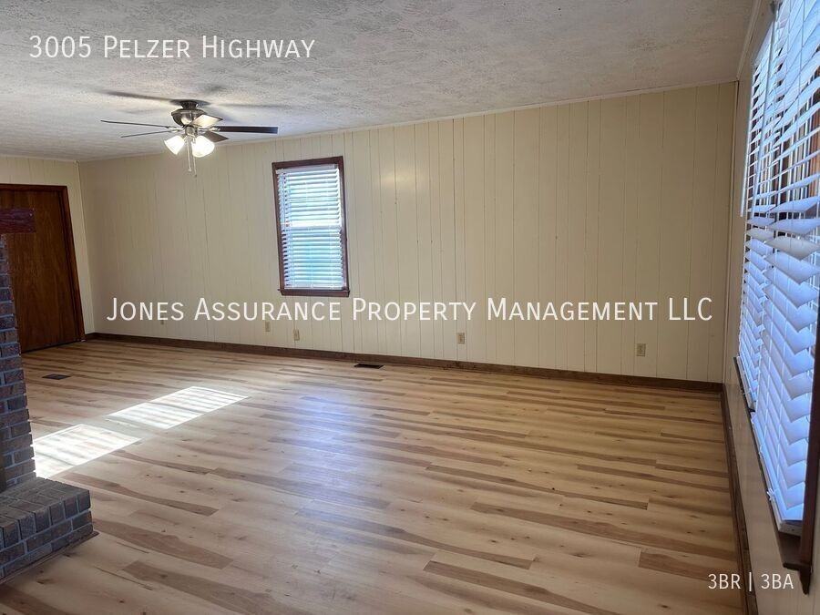 3005 Pelzer Hwy - Photo 2 of 9