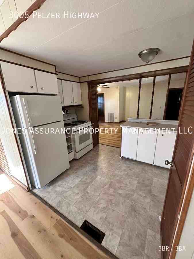 3005 Pelzer Hwy - Photo 4 of 9