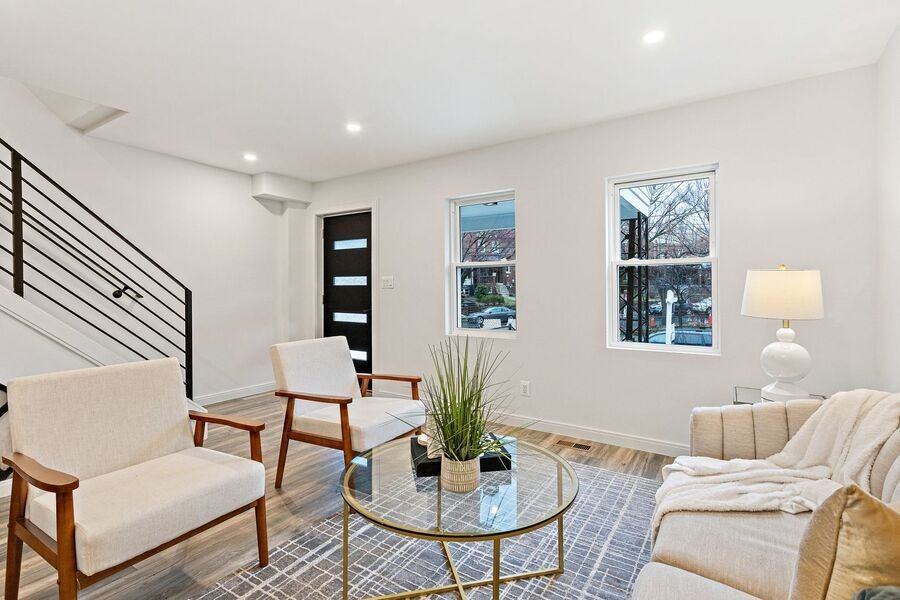 68 Farragut Place Northwest - Photo 4 of 39