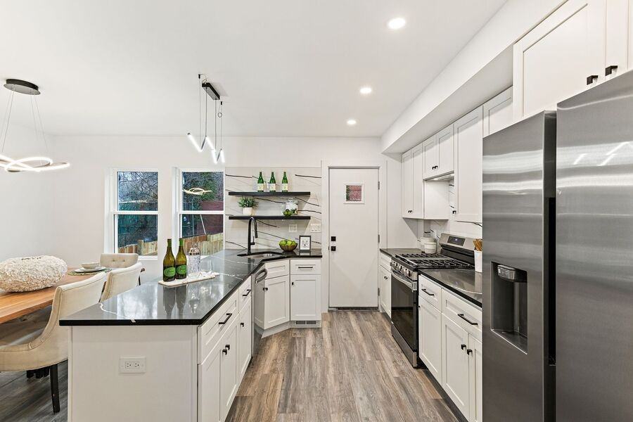 68 Farragut Place Northwest - Photo 7 of 39