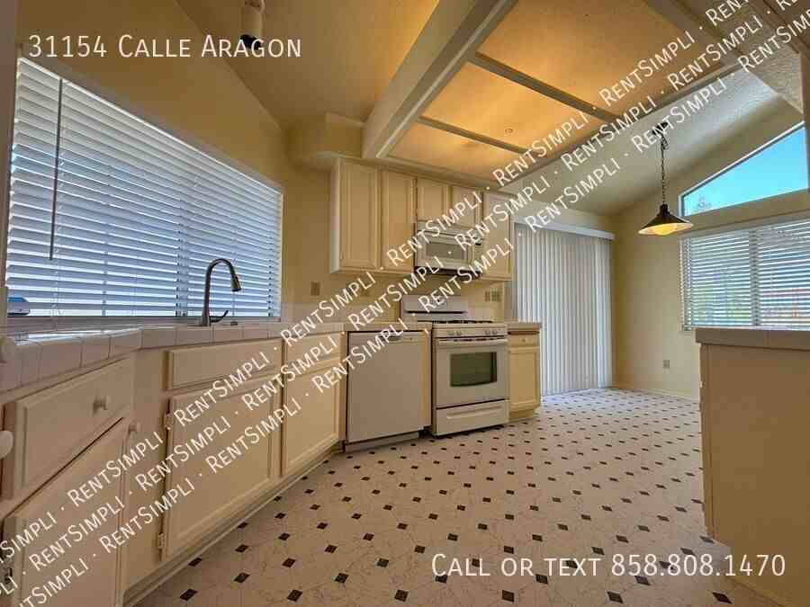 31154 Calle Aragon - Photo 4 of 19