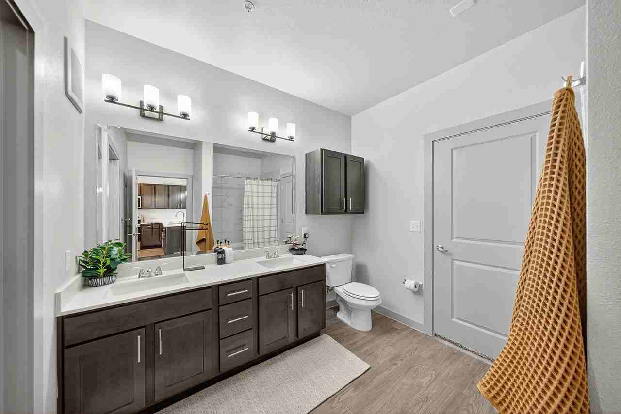 Eckhert Crossing Apartments - Photo 7 of 17