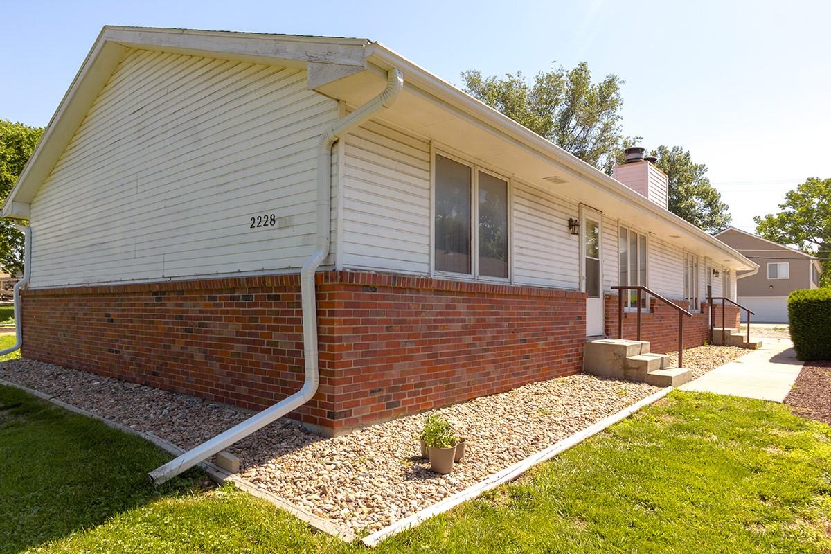 2228 S 9th St #B - Photo 3 of 50